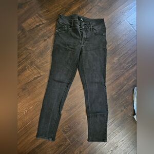 Black skinny jean